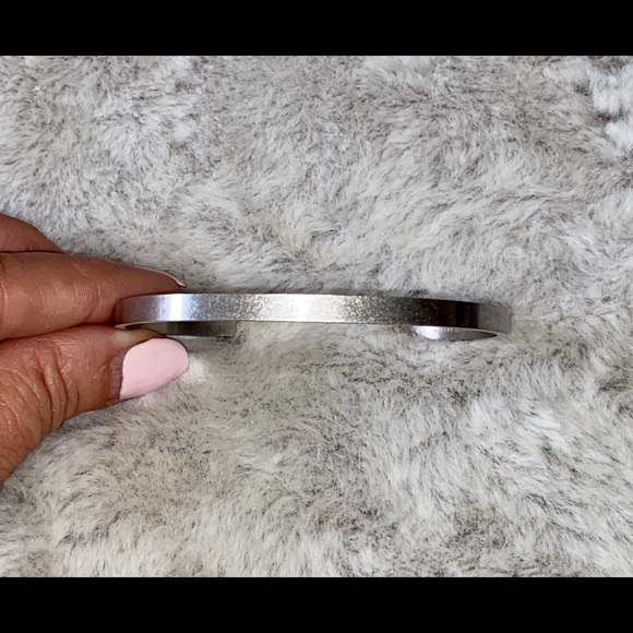 MantraBand Bold Bracelet: Peace Comes From Within - Picture 3 of 7